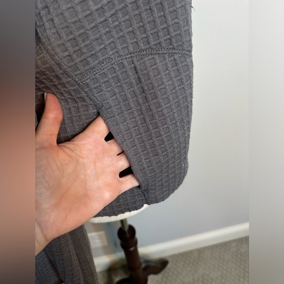 NWT sz XS Max Studio pullover sweatshirt pockets grid material pattern pocket - Picture 5 of 7